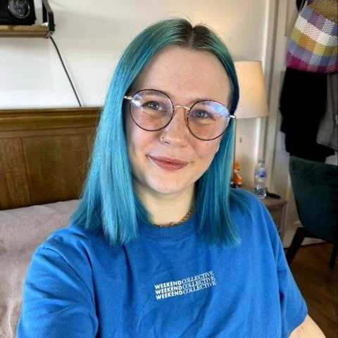 shesdrinkingcoffee